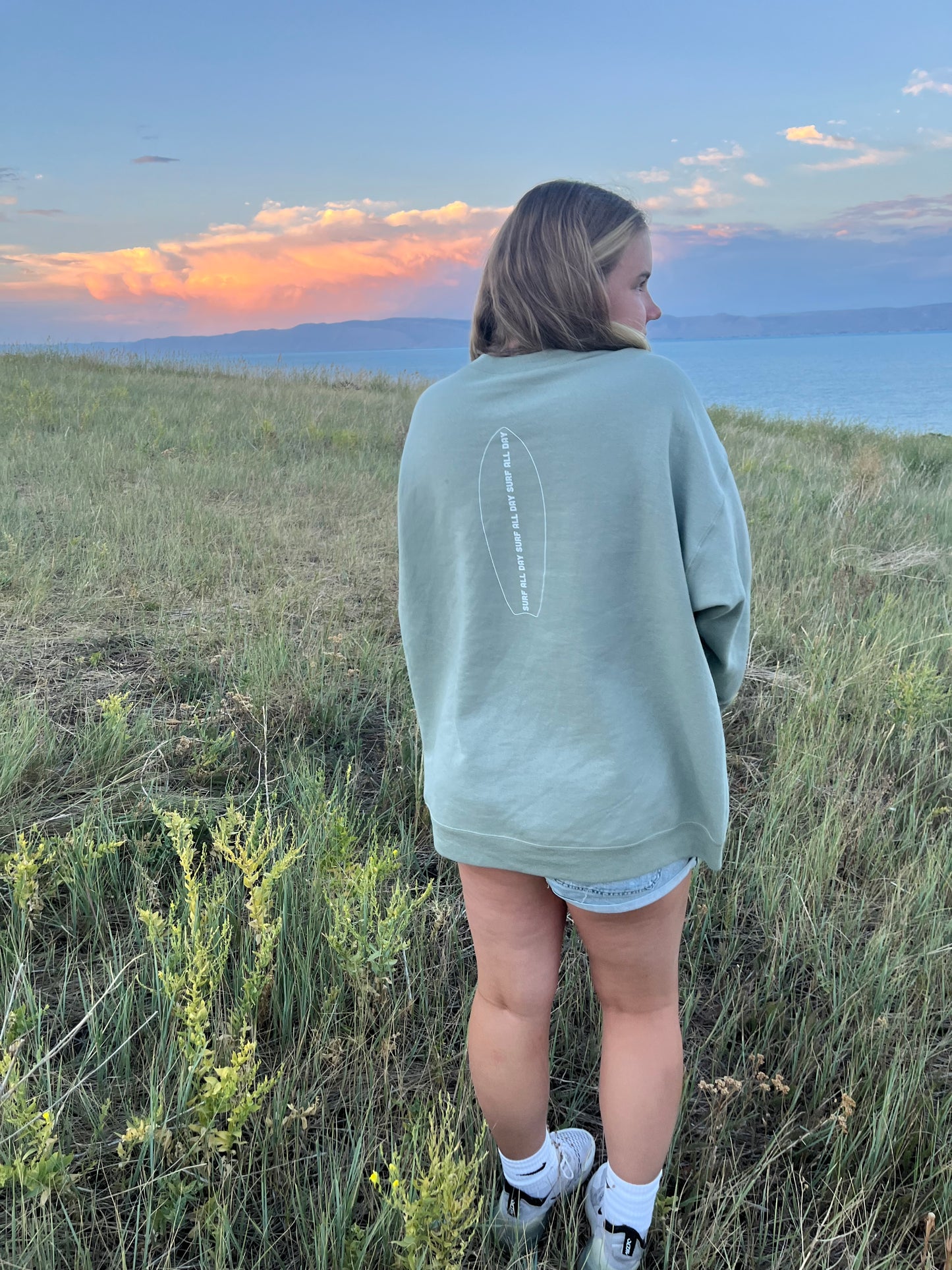 Simple SURF Sweatshirt